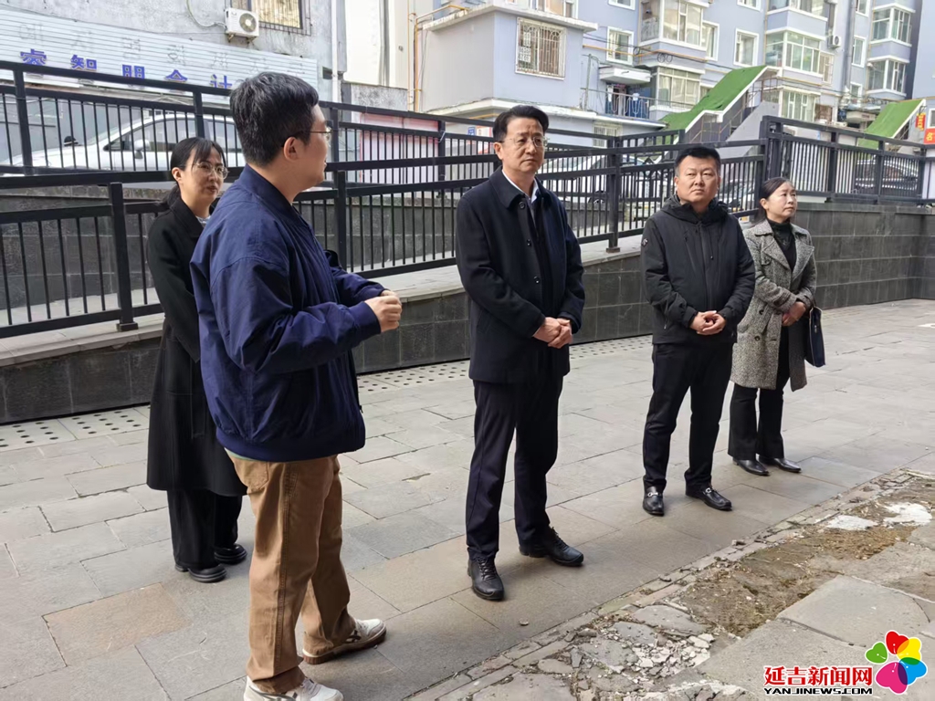 薛志強(qiáng)實(shí)地踏察延吉?dú)v史文化和文物古跡保護(hù)工作